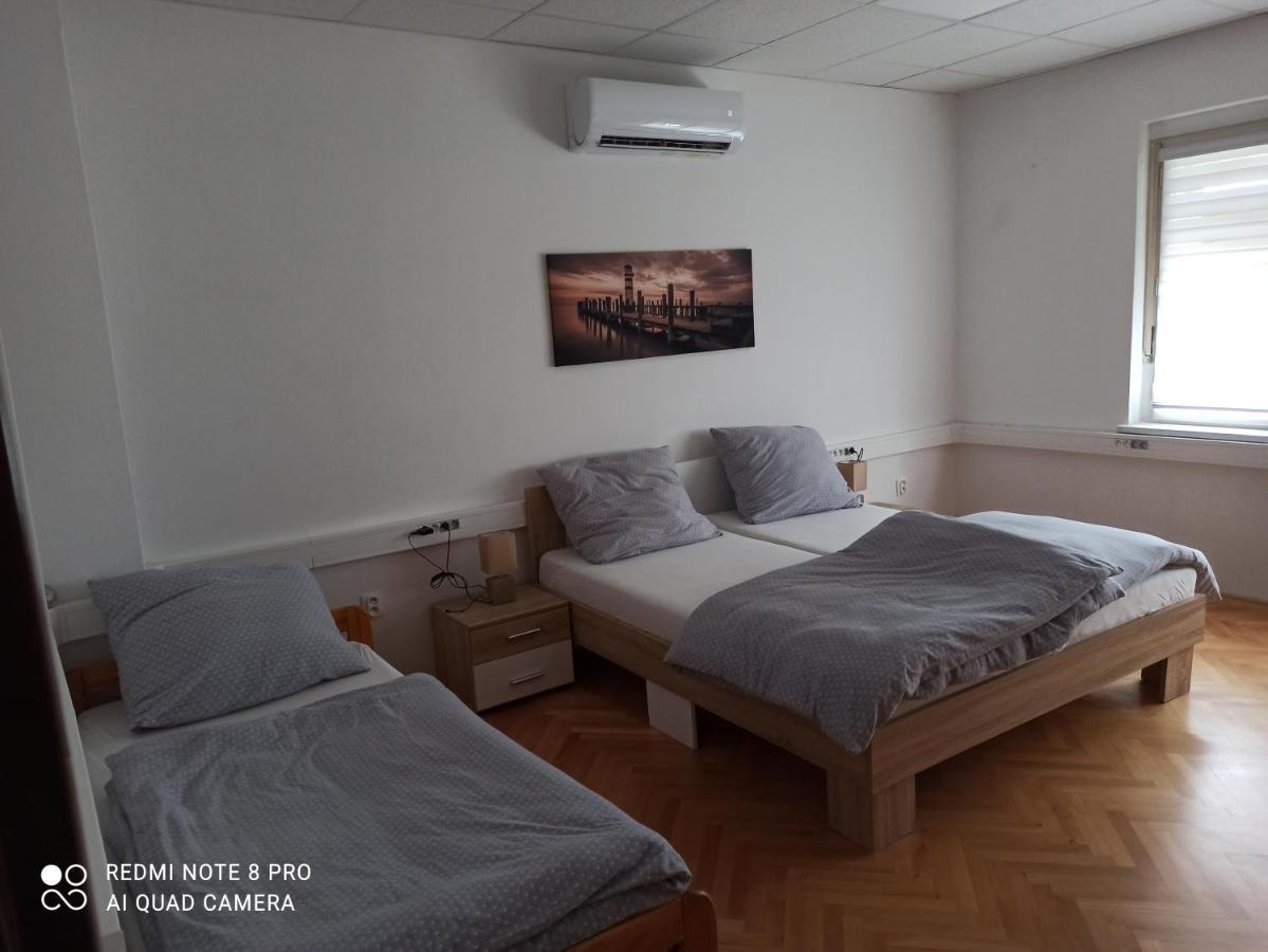 Apartmanovy Dom Stummerova Topoľčany Exteriér fotografie